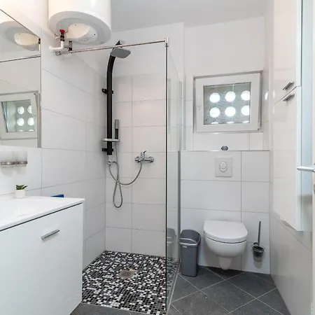 Bella Vista Kth * تروغير